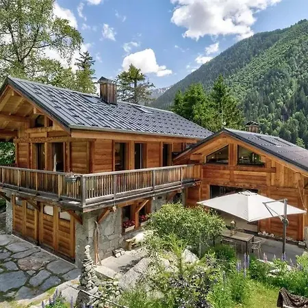 Vila 4br Spacious Chalet - What'app - 0034-656-619-782 - For Reservations! *